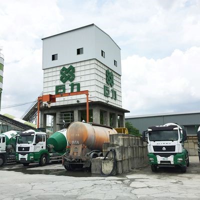 彰化花壇大排工程使用的混凝土被檢舉有問題，彰化縣政府立即停止巨力公司的混凝土供料。 圖 : 翻攝自伊立省節能科技