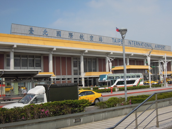 台電今天表示，因線路跳脫，上午台北市民權東路三段周遭約1000戶停電，也造成松山機場停電約4分鐘。 圖 : 翻攝自貍老板-痞客邦
