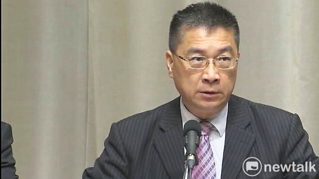 行政院發言人徐國勇反嗆國民黨「不要為了政治操作、因為520到了，就故意挑一些沒有比較性質的數據唱衰政府」！ 圖：謝莉慧/攝
