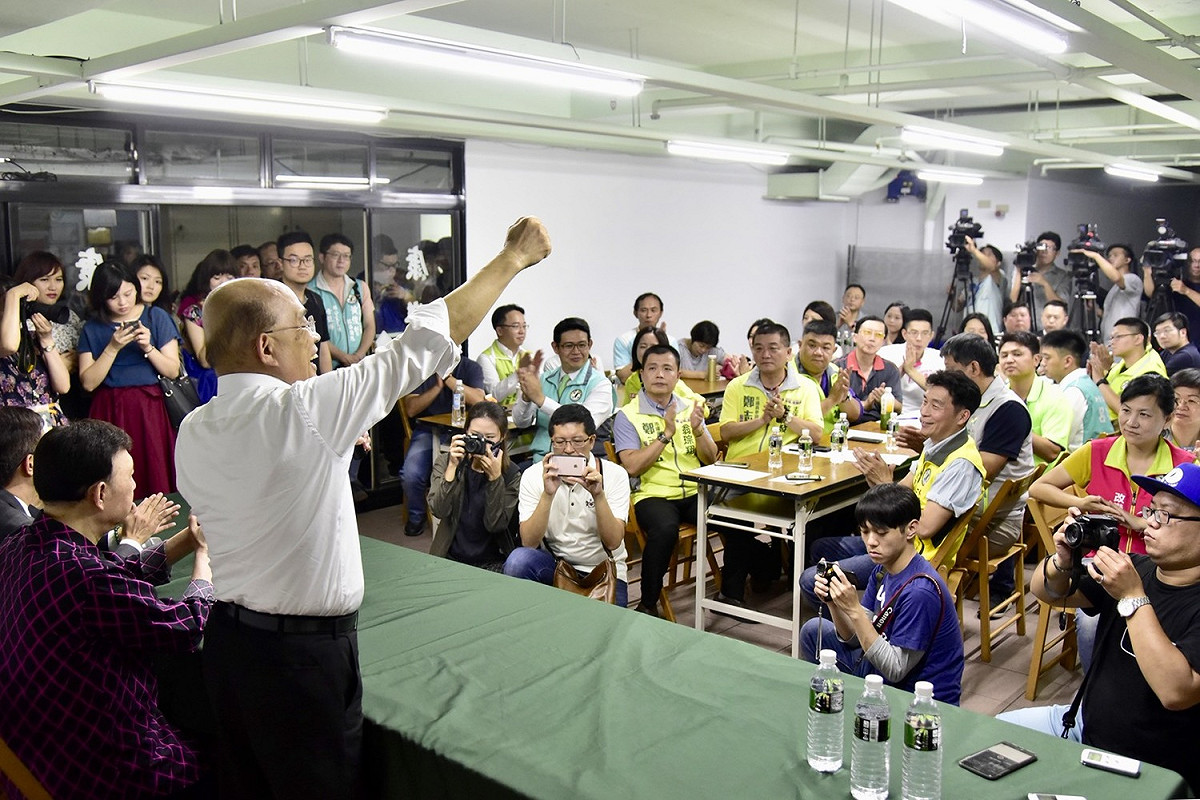 蘇貞昌強調，不只市長要贏，所有的議員每一個都要選上都要贏。強調團隊要合作無間，互相體諒合作，才能打贏選戰。  圖：蘇貞昌辦公室/提供