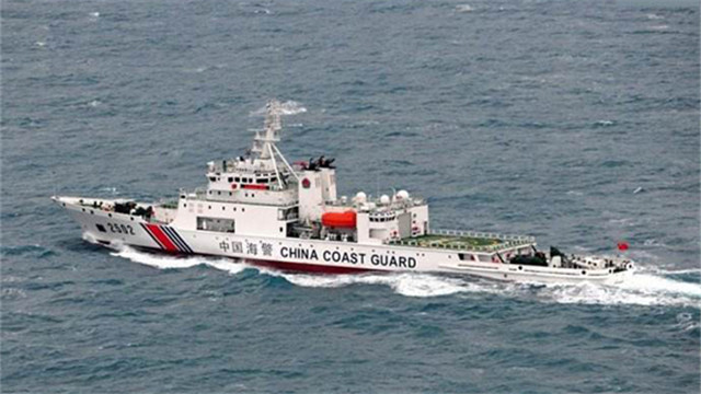 3艘中國海警船今（18）日上午10時30分駛入釣魚台海域。為此，日本外務省已去電向中國駐東京大使館抗議，並要求立即離開日本「領海」。圖為資料照片。 圖：翻攝自央視網