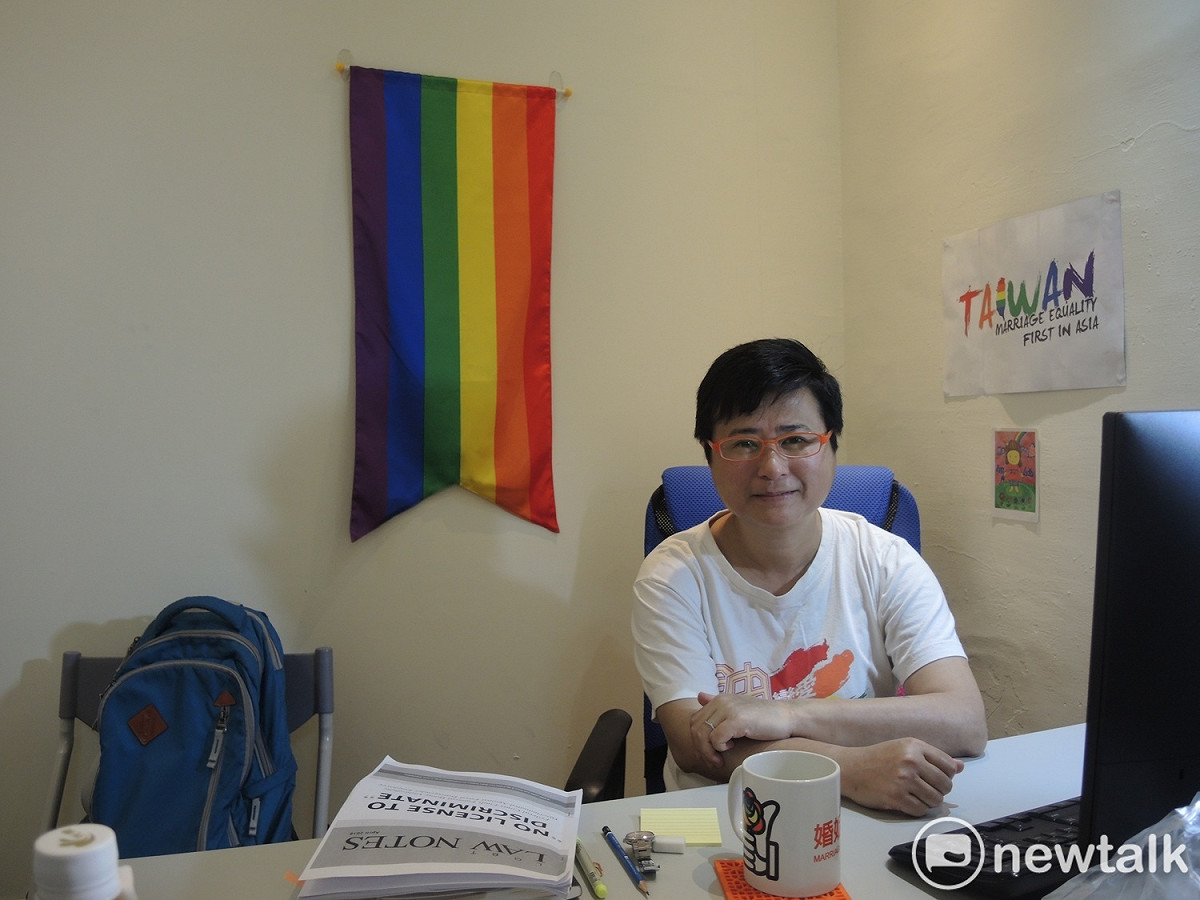 許秀雯批評，蔡英文在競選前很明確表達支持婚姻平權，做出政治承諾就該去努力，且大法官也做出與憲法效力相同的釋字748號，課予行政、立法部門儘速矯正違憲狀態的義務，但執政團隊表現卻讓人失望，尤其中選會更在4月17日通過3個反同公投，顯示執政黨完全欠缺政治擔當，且製造嚴重的憲政危機。 圖：黃韋銓/攝