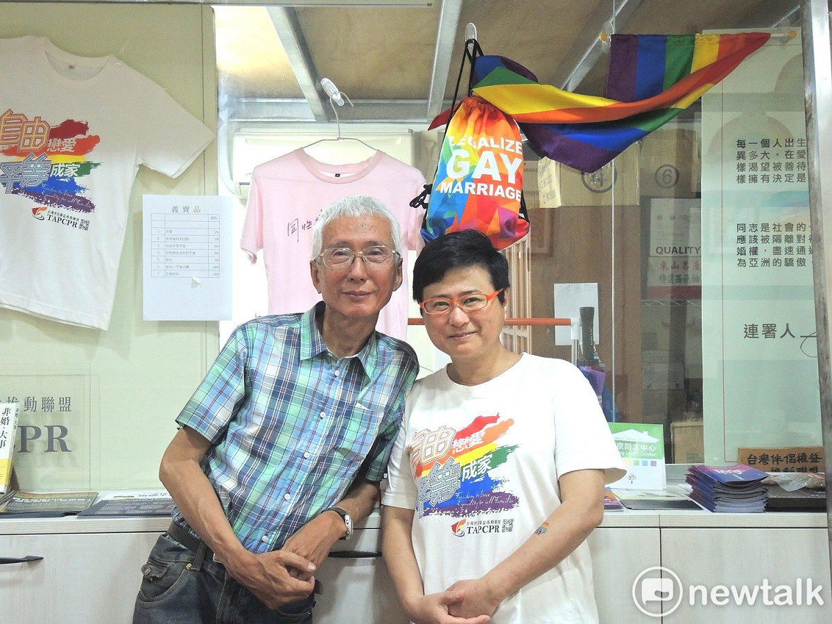 許秀雯與祁家威針對蔡英文執政兩週年受訪。 圖：黃韋銓/攝