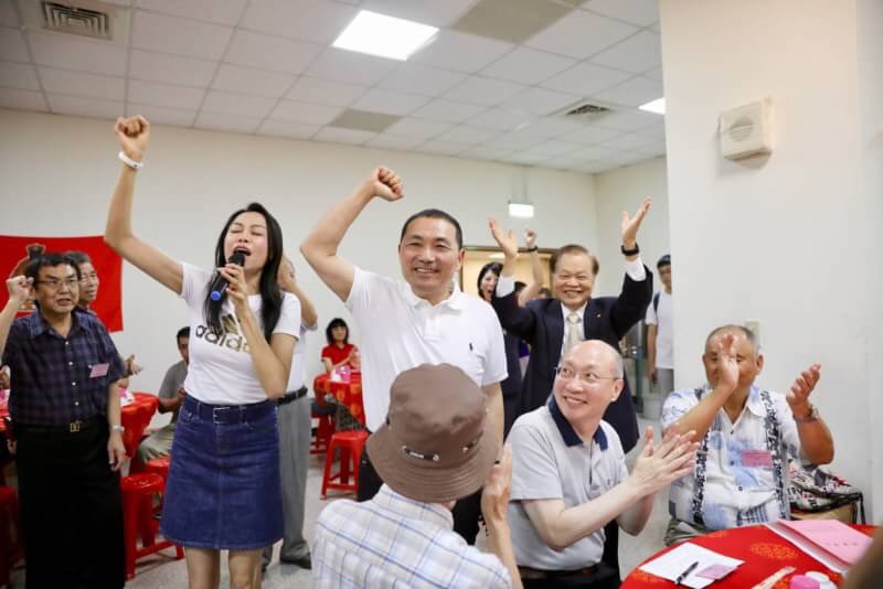 侯友宜今(20)日出席汐止闕氏宗親會。 圖：侯友宜競選辦公室/提供