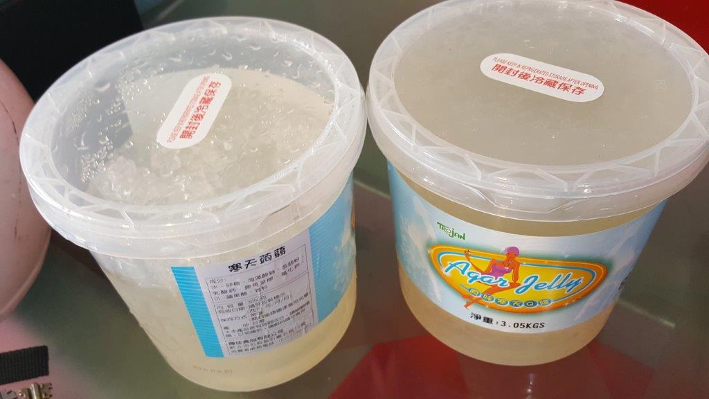 這次還抽驗16件配料，檢驗結果1件「寒天蒟蒻(有效期限：2019年1月11日)」配料違法添加防腐劑己二烯酸0.4g/kg。 圖：台北市衛生局／提供