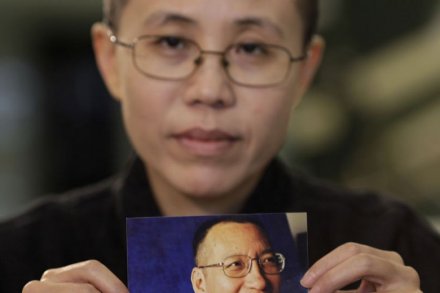 英國廣播公司（BBC）中文網今天引述數名消息人士表示，諾貝爾和平獎得主劉曉波的遺孀劉霞，今天上午乘坐芬蘭航空班機離開北京前往德國柏林。 圖 : 翻攝自Chinesepen.org