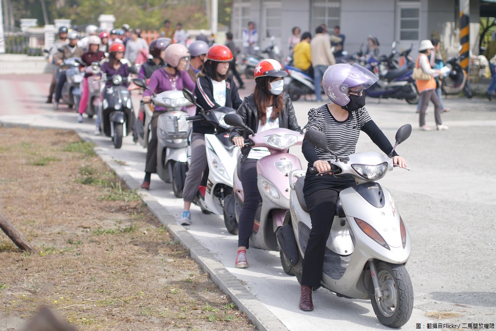 自下個月1號起，機車考照情境題庫將增加將增加至120題，出題比例提高到10題。 圖：翻攝自Flickr／二馬開放權限(資料照片)