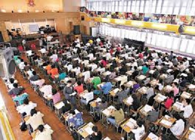 十二年國教家長聯盟抗議目前高中入學制度不公，呼籲廢除多元比序制度。 圖 : 翻攝自Aircate