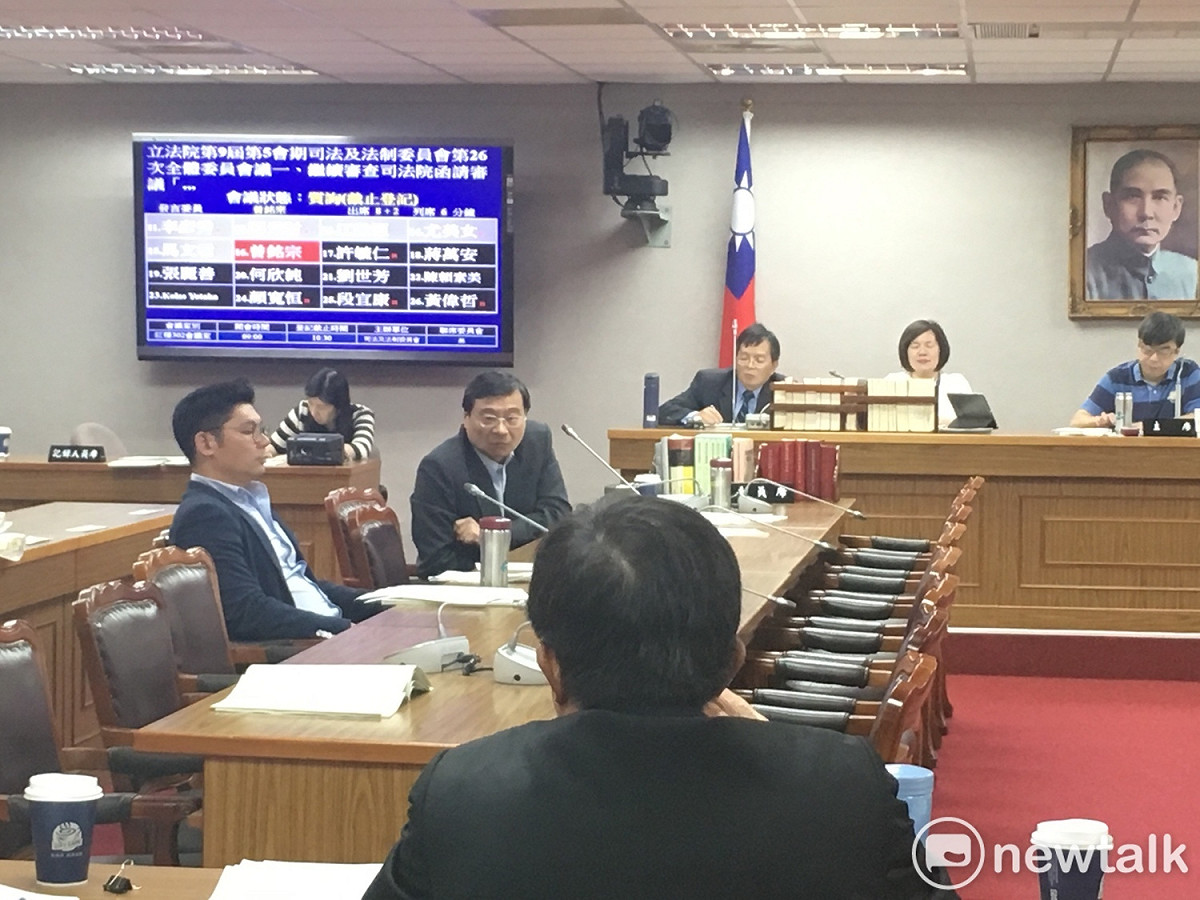 曾銘宗針對管案像蔡碧仲提出質疑。 圖：黃韋銓/攝
