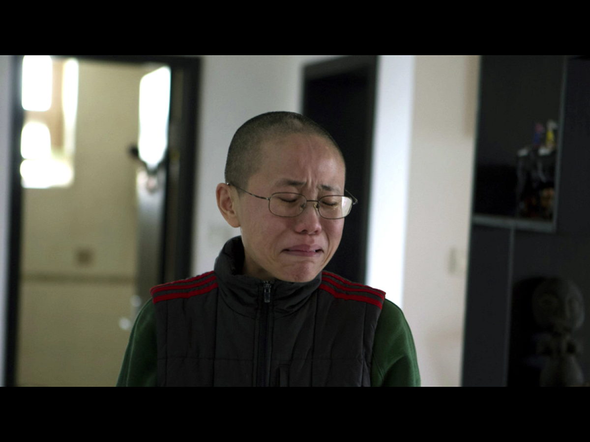 不久前廖亦武公開了一段與劉霞的通話錄音。她說，「現在沒什麼可怕的，走不掉就死在家裡」。電話中，很長一段時間裡都是劉霞在哭訴。 圖：翻攝自Youtube