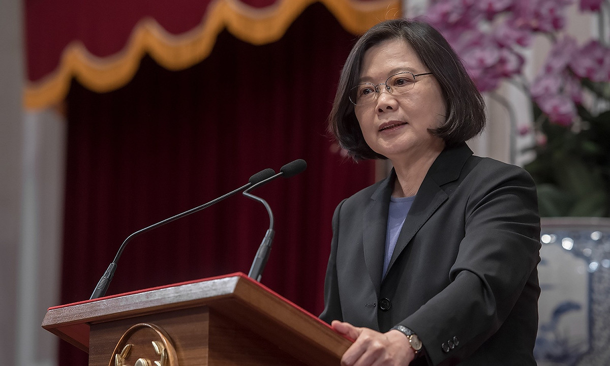 對於布吉納法索與台灣斷交，總統蔡英文25日接見訪賓時痛批在野黨對於中國的容忍。 圖：總統府提供