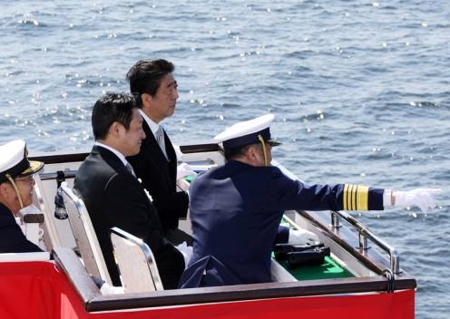 面臨中國與朝鮮的挑戰，安倍晉三所帶領的日本自民黨主張取消防衛開支不超過GDP 1%的慣例。 圖：翻攝自安倍晉三臉書