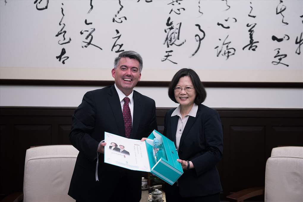 賈德納長期以來在許多議題上都為台灣發聲，去（2017）年曾來台訪問，拜訪蔡英文總統。 圖：總統府/提供