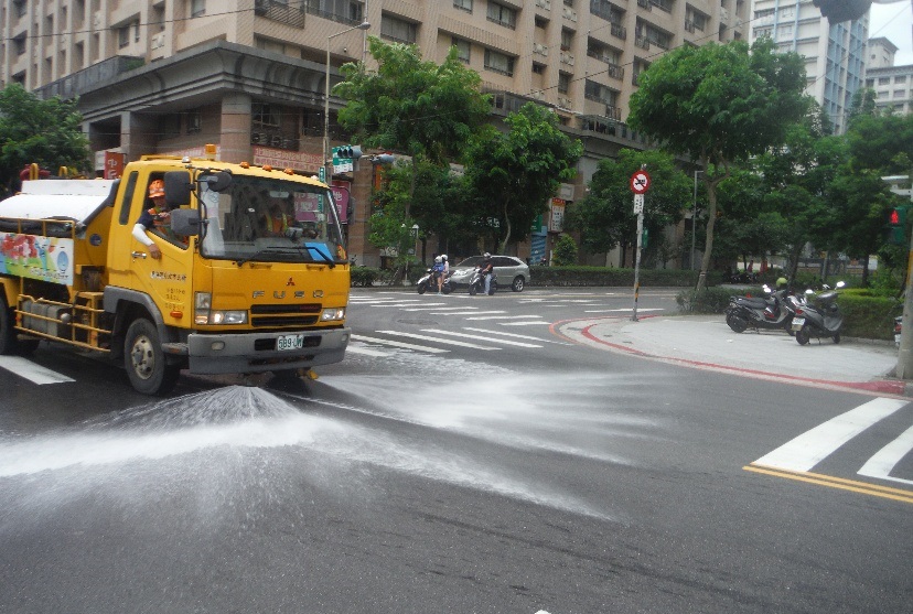 新北市啓動灑水降溫的防熱機制。 圖 : 新北市政府/提供