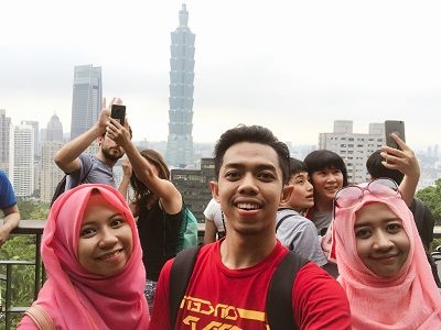 穆斯林學生們推薦的台北一日行程，象山因能俯瞰101，交通位置又方便，離熱鬧的商業區又接近，深受喜愛大自然的穆斯林們喜愛。 圖 ：台北市觀光傳播局提供
