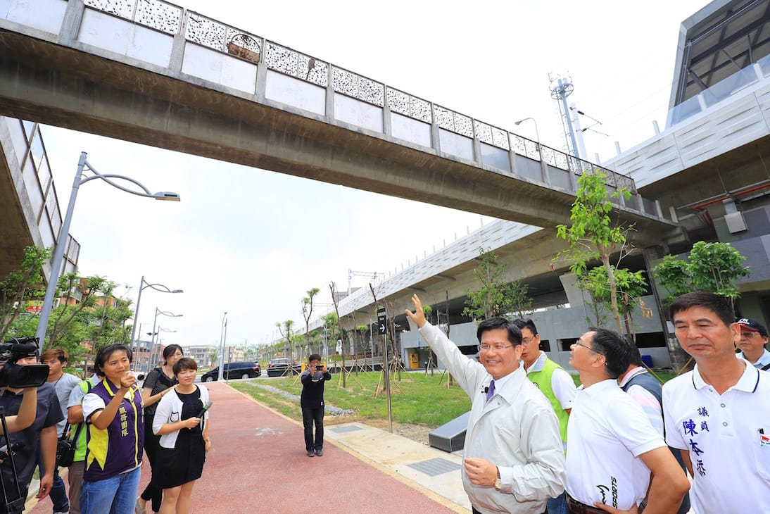 台中鐵路高架化10月二階段啟用，豐原東北街拓寬及心鎖橋配合拆除。 圖：台中市政府/提供