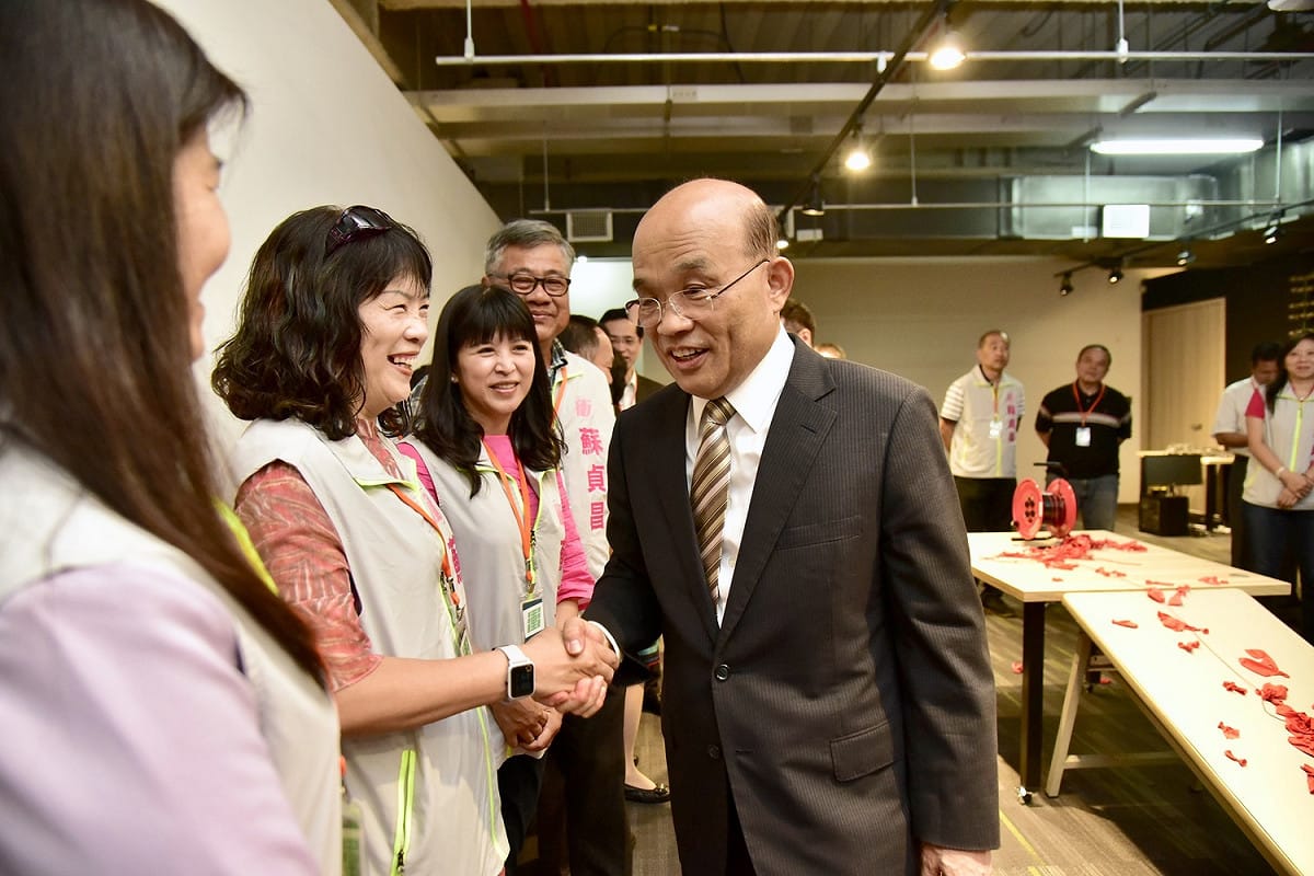 蘇貞昌勉勵團隊在選舉中各展長才，希望每個人把握這個機會，演出精彩。 圖:蘇貞昌競選辦公室/提供