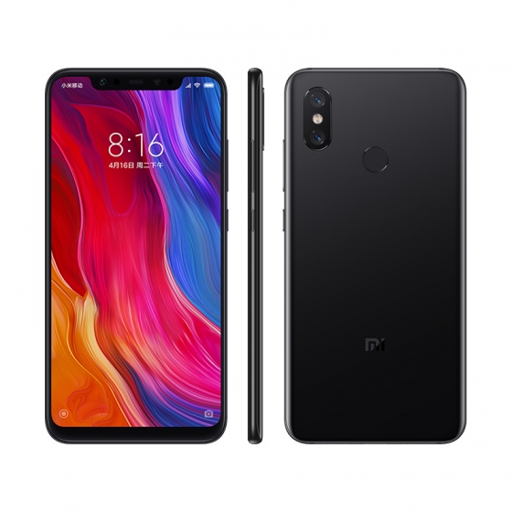 小米手機新款的「小米8」與iPhoneX外觀上極為相似，都有著直立式的雙鏡頭與「瀏海」設計。 圖：翻攝自小米商城網站
