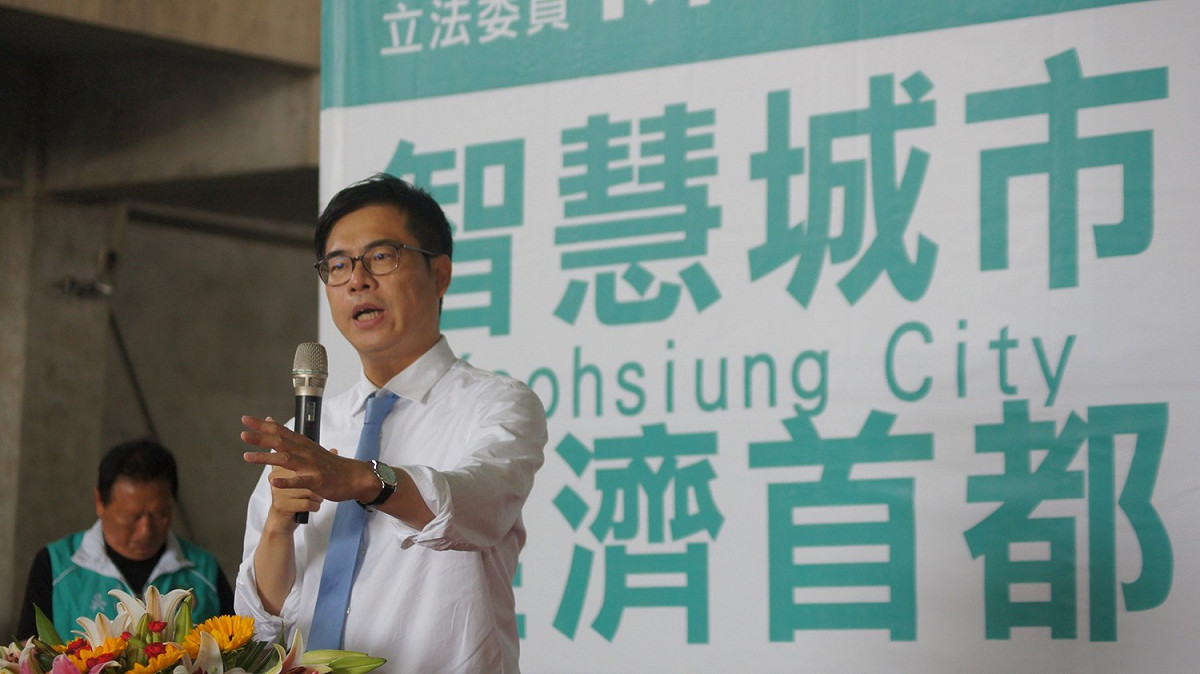 陳其邁也呼籲民眾，這場選舉不只是市長的選舉，也是議員的選舉，拜託讓民進黨議員席次在議會過半，議會與市府同心，共同建設大高雄。 圖：陳其邁辦公室/提供