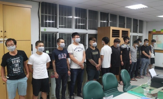 何姓士兵是海軍陸戰隊所屬防空警衛群，日前疑似行車糾紛遭15、16人包圍，並遭槍擊中胸口身亡。 圖：翻攝爆料公社 (資料照片)