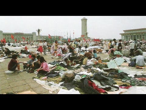 天安門前的學生就地夜宿。 圖 : 翻攝自youtube