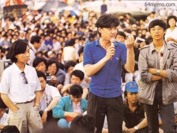 六四學運領袖王丹(右)、吾爾開希(中)，柴玲(左)。 圖 : 翻攝自64memo.com
