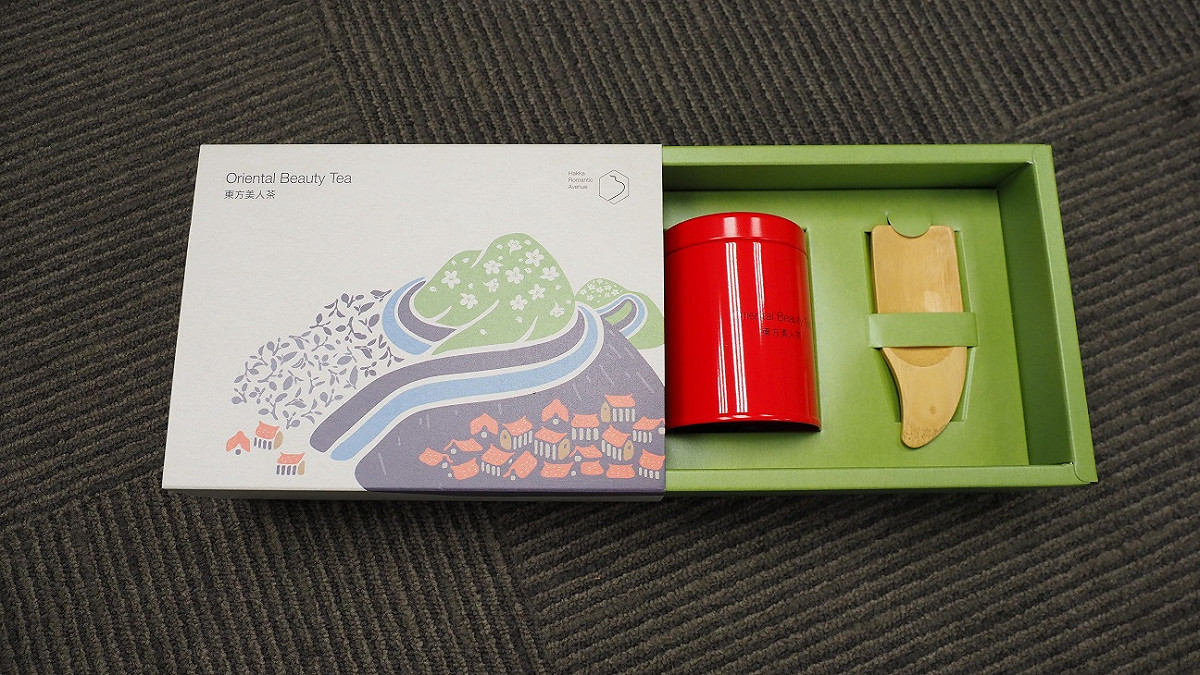東方美人茶精美禮盒。 圖：台灣高鐵公司/提供