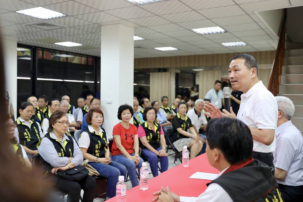 侯友宜認同經費應用在基層市民身上，承諾未來只要不涉及違法，會將權力與經費下放到第一線，給里長最大方便。 圖:侯友宜競選辦公室/提供
