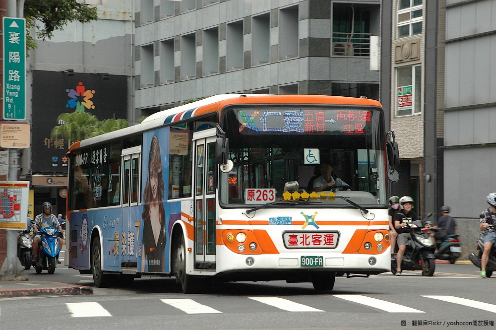 周日(10日)因宮廟活動關係影響，公運處表示，成福路269巷路段將進行管制，時間從14:00至22:00，影響88(含區間車)、286(含副線)、仁愛幹線、藍10及藍22路公車計5條路線。 圖：翻攝自Flickr／yoshocon開放授權
