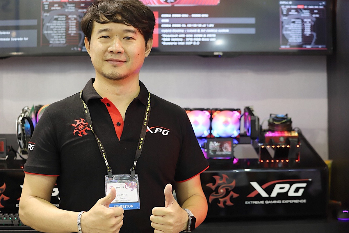 XPG處長詹景森表示這款新超頻記憶體，是近百人的工作團隊，花了一年的時間共同研發的。
 圖：陳宣如/攝