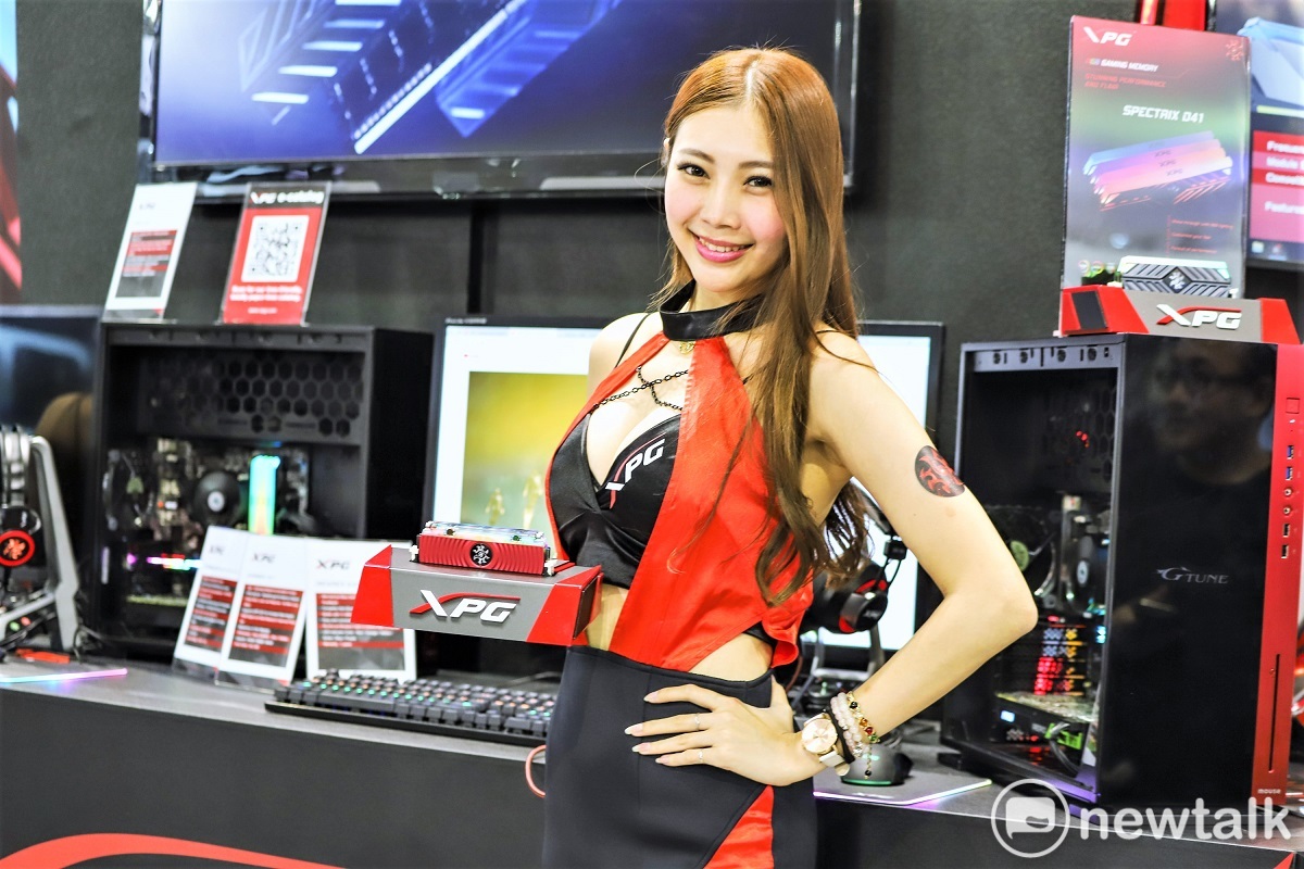 威剛旗下電競品牌 XPG 此次參展三大亮點之一，超頻達 5531MHz 的液冷 RGB 記憶體，在推出後訂單暴滿。 圖：陳宣如/攝