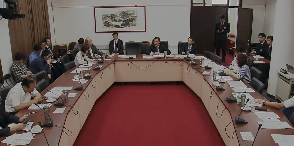 立法院長蘇嘉全上午召集朝野黨團協商臨時會議程，朝野立委意見不一，難達共識，下週一將召開談話會討論，下午就直接召開臨時會。 圖：翻拍自立法院直播 (資料照片)