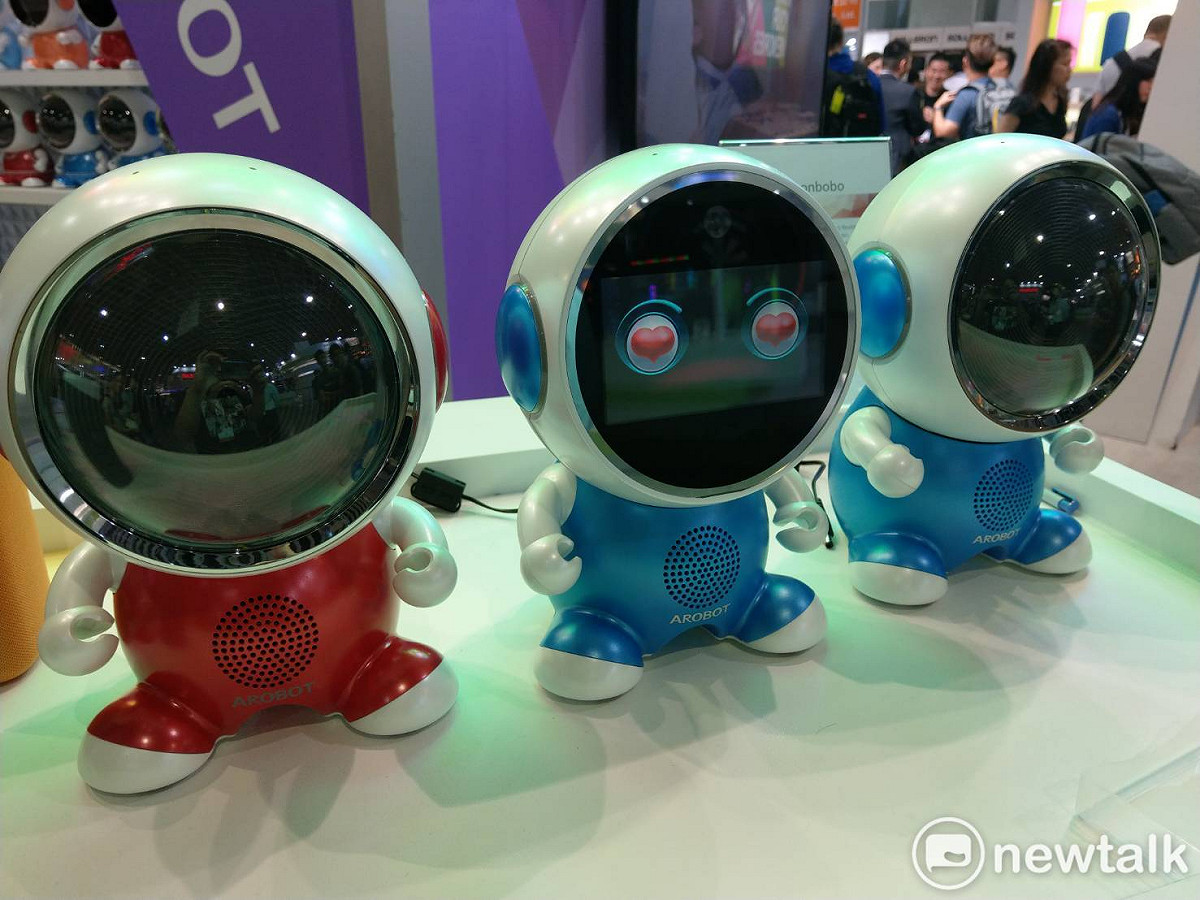 威剛打造的 AIoT 機器人，除了語音聲調是藉由 Google 系統所提供以外，其餘包含雲端、語音辨識等等，全由威剛一手自製研發。 圖：朱泓任/攝