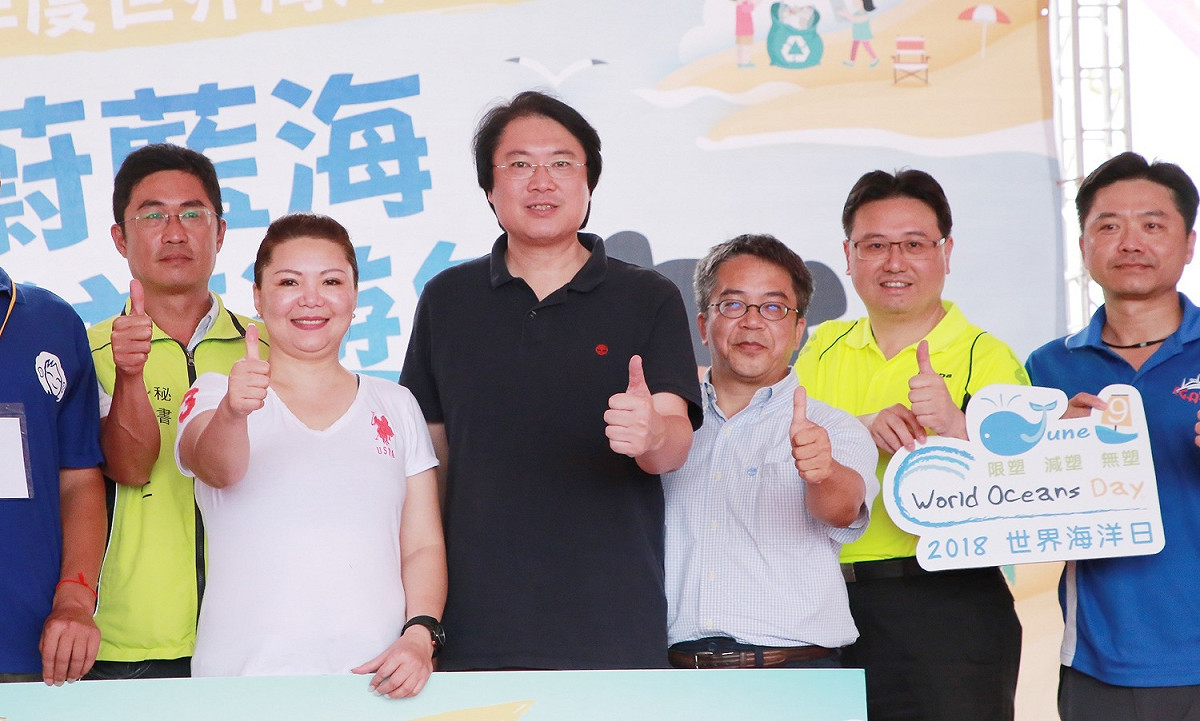 基隆市長林右昌也呼籲大家身體力行做環保，正視塑膠製品對海洋生態的影響。 圖：基隆市環保局/提供