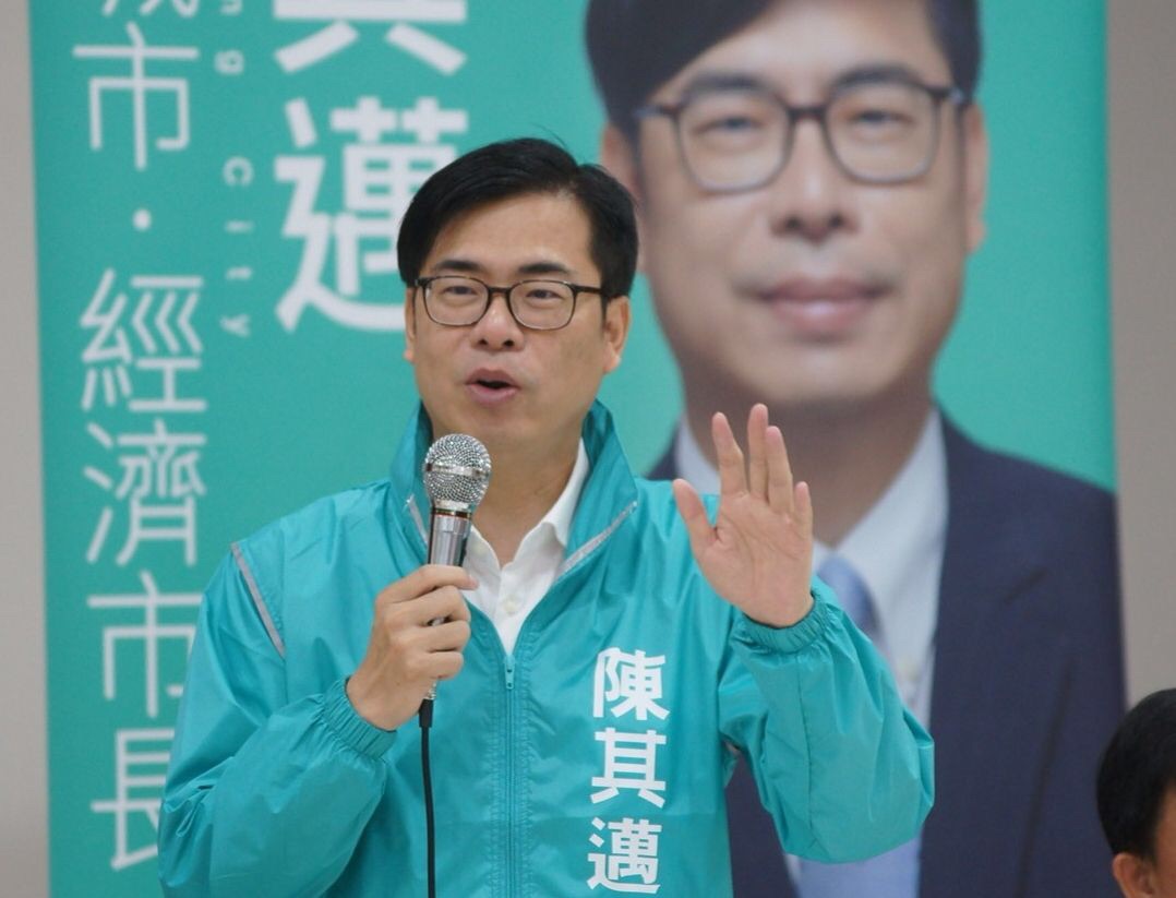 陳其邁強調，仁武這幾年人口成長最為快速，現在仁武區跟三民區的差距愈來約小。但生育率下降已是國安危機，未來他也會推動教托一貫整合，增加托育補助，幼教補助年齡向下延伸，公私協力達成平價化、普及化育兒照護。 圖：陳其邁辦公室/提供