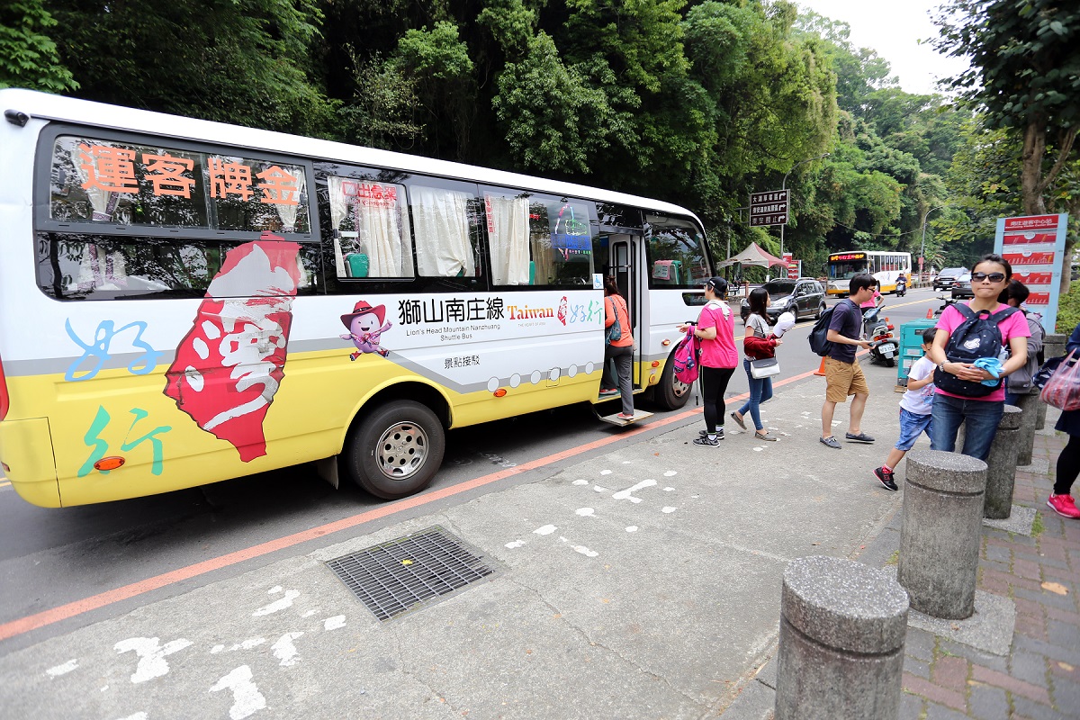 搭乘台灣好行，是絕佳的低碳之旅。 參山處/提供