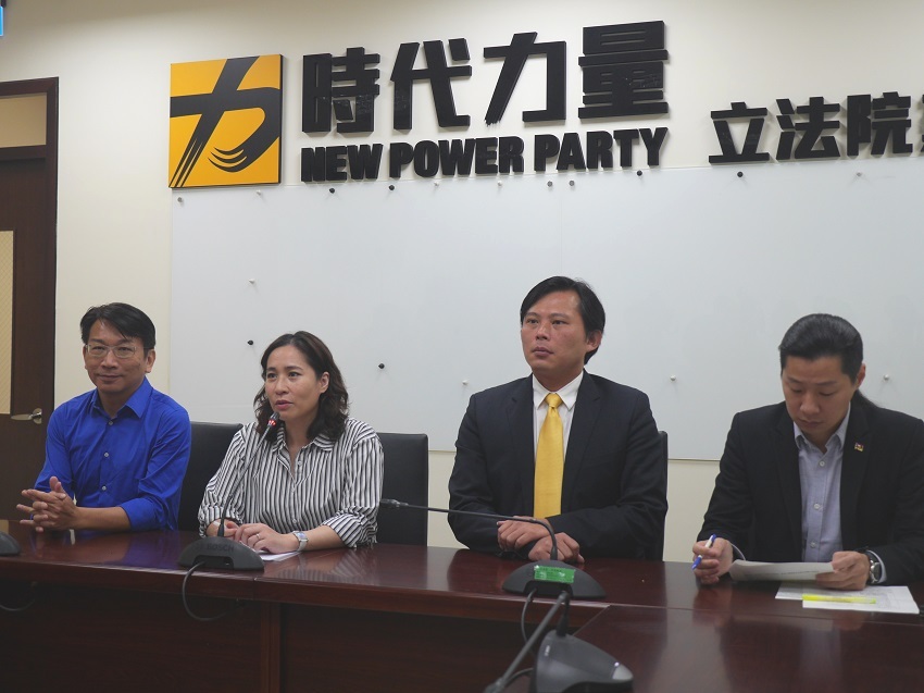 時代力量黨團上午召開「反對院會停一週，有共識議案先行」記者會。 圖：趙婉淳／攝