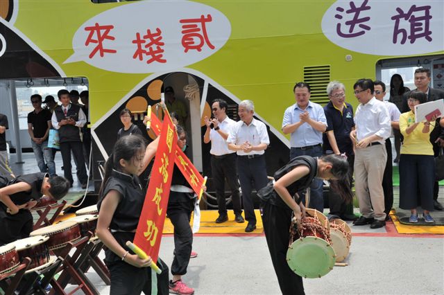 高雄輪船公司開闢「棧貳庫到旗津」航線，將串連駁二藝術特區、旗津及哈瑪星觀光圈，提升駁二、旗津、哈瑪星黃金三角觀光與商業效益。 圖：高雄市政府/提供