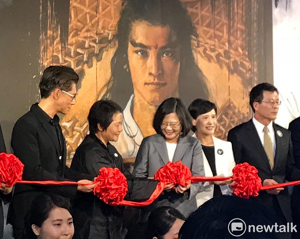 「千年一問 鄭問紀念展」今日盛大舉行開幕典禮。 圖 : 周煊惠 / 攝