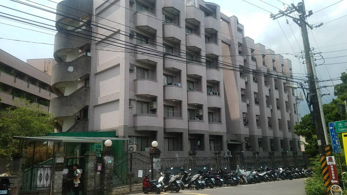 國民黨新北市長參選人侯友宜與妻子任美鈴近日涉入文化大學宿舍「大群館」風暴。 圖：新頭殼資料照片