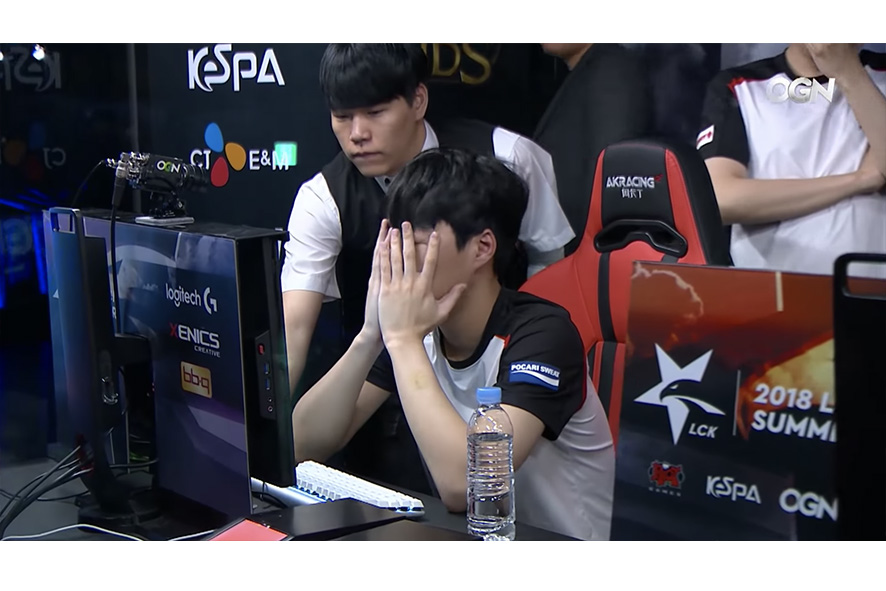 作為今年賽季新隊長，Smeb肯定比以往來得更有壓力。 圖：翻攝自 LoL Esports圖：翻攝自 LoL Esports