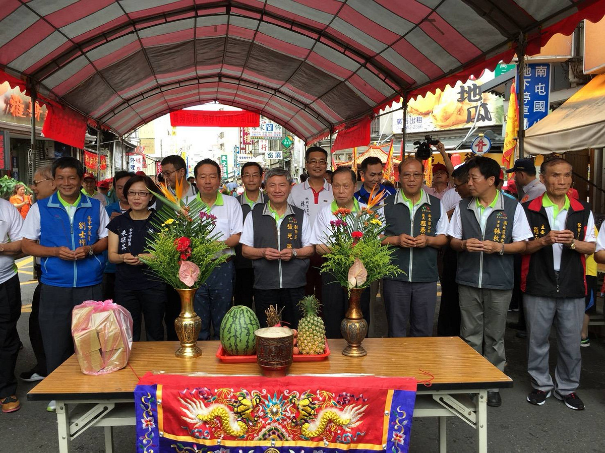 台中市南屯今天上午12點，在南屯區萬和宮前廣場及南屯老街舉辦端午木屐節。 圖：台中市政府/提供