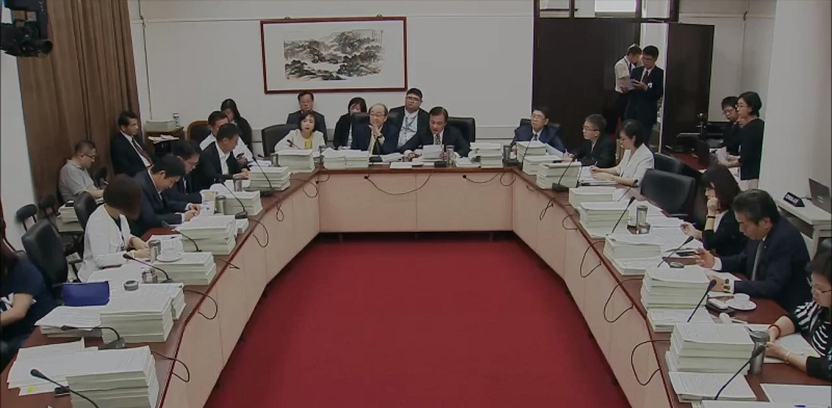 立法院長蘇嘉全今天就軍人年改案做最後協商。 圖：翻拍自立法院直播