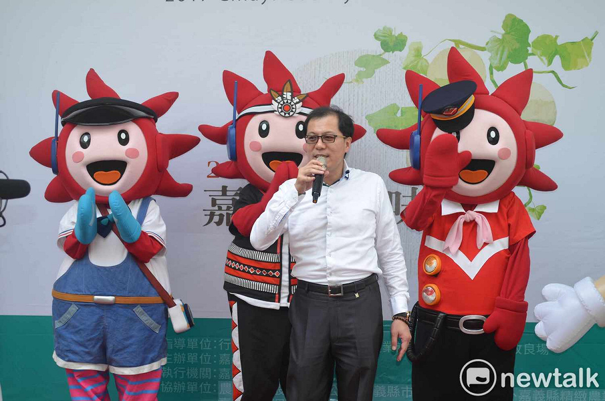 吳芳銘才華洋溢，講台魅力十足。 圖：蔡坤龍/攝
