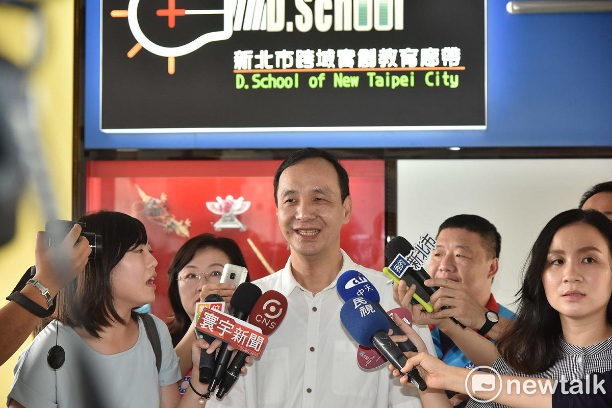 朱立倫強調抹黑，或者是惡意的攻擊、造謠並不是一個民主的常態，而只要對市政批評、攻擊或不實的講法，市府就必須站出來眀確說明。  圖:林昀真/攝