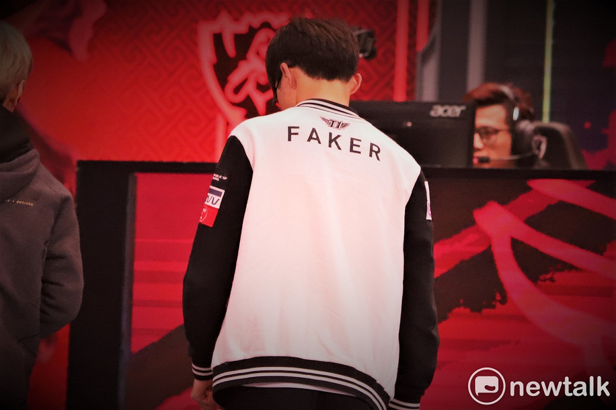 《英雄聯盟》來自韓國SKT戰隊的「Faker」被視為是世界最頂尖的中路選手，但近日曾奪過3次世界冠軍的SKT戰隊像是殞落的王朝欲振乏力。 圖：蔡幸秀/攝