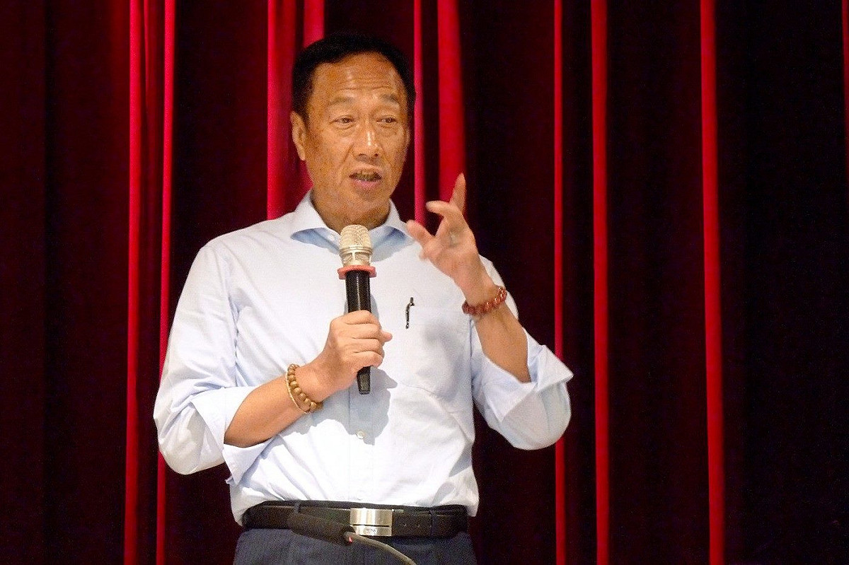 鴻海董事長郭台銘已下決心選2020總統，今日宣布投入國民黨初選，對此有知情人士透露，能讓郭董下定決心的關鍵，正是前台北市市長郝龍斌與前總統馬英九。 圖：翻攝郭台銘臉書(資料照片)。