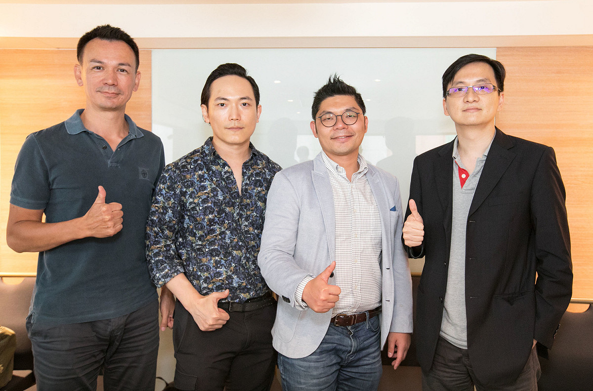 左起：李亞鑫、吳柏蒼、許毓仁、郭榮倉談論區塊鏈產業運用。 圖：2018亞洲區塊鏈高峰會提供