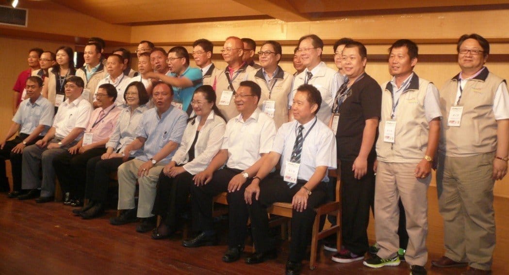全國家長團體聯盟理事長彭淑燕指出，聯盟曾在3年前宜蘭縣文化中心與蔡英文座談，蔡承諾會修法拯救台灣教育，但蔡英文上任後並未履行承諾，全家盟今召開記者會，在公開信中提出對教育的主張，盼受到政府重視。 圖：全國家長團體聯盟/提供