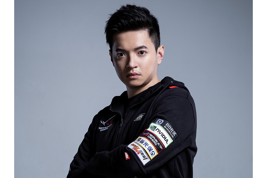 原本打ahq中路的「王爺」Westdoor將改走打野位。 圖：翻攝自 Garena Esports flickr
